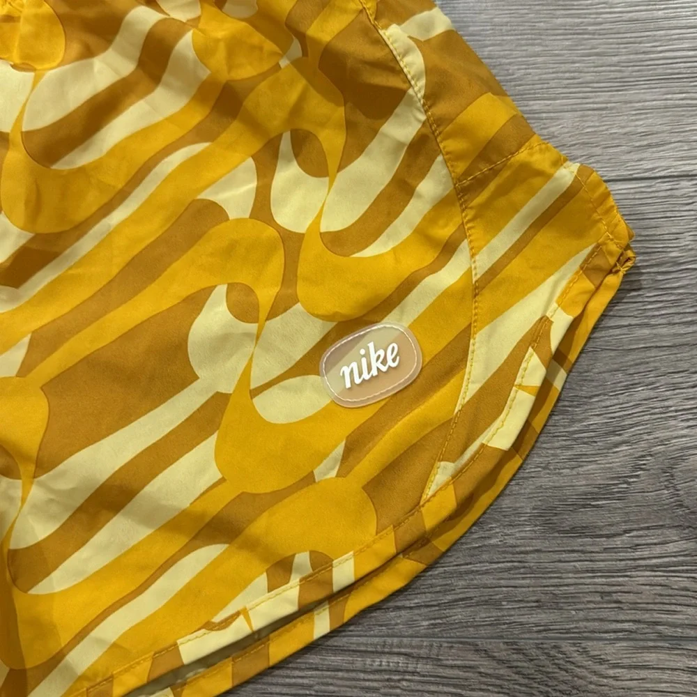 Nike Dri-Fit Icon Clash Tempo Luxe Running Shorts‎ - 2 pairs - size medium